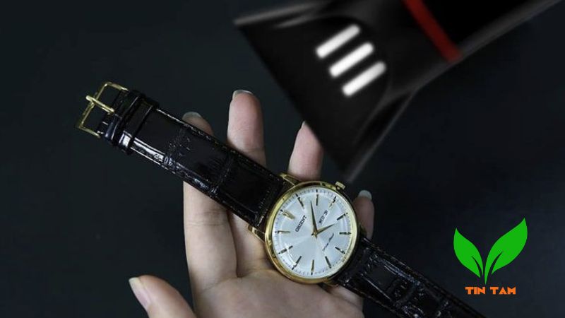 Cách hút ẩm trong đồng hồ